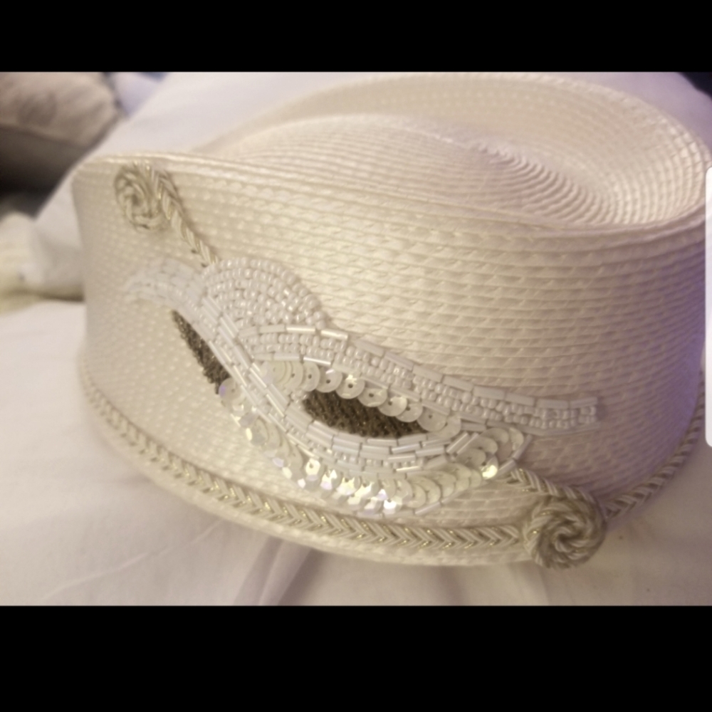 Pill box cream colored elegant hat